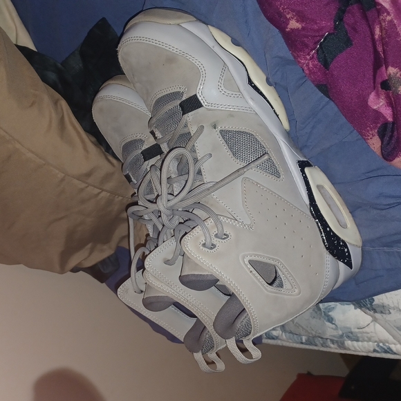 Size 7 womens Air Jordan's - Picture 3 of 5